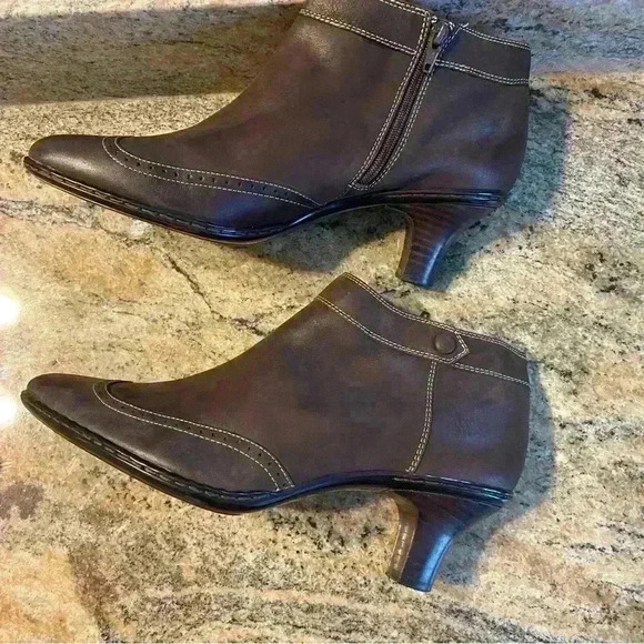 Sofft Brown Leather Wingtip Ankle Boots Size 8 Medium - Picture 1 of 13